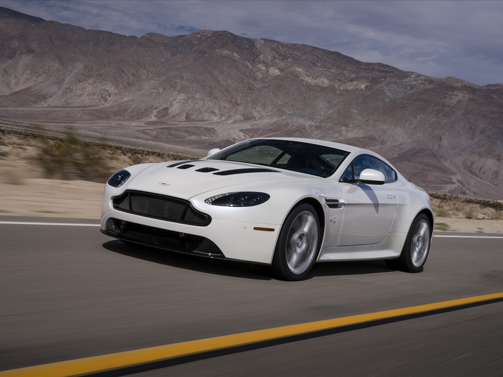 Aston Martin V12 Vantage S 2014